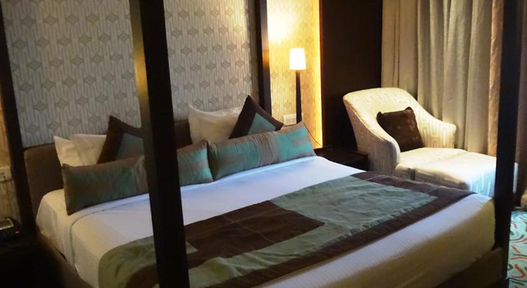 Hotel Satkar Residency Thána Kültér fotó