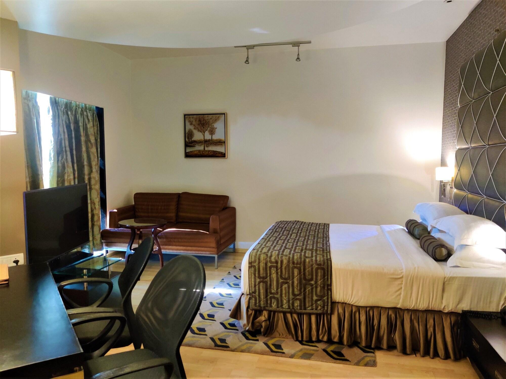 Hotel Satkar Residency Thána Kültér fotó