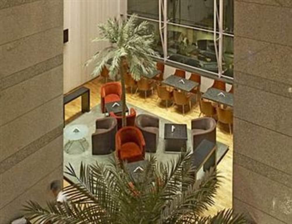 Hotel Satkar Residency Thána Kültér fotó