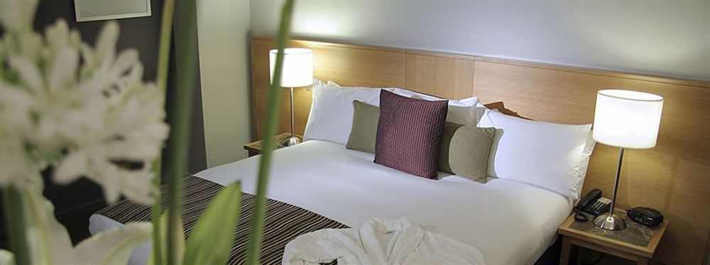 Hotel Satkar Residency Thána Kültér fotó